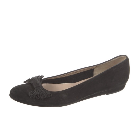 Salvatore Ferragamo black suede ballet flats - 38 - fits small like a size 7 - Picture 1 of 5